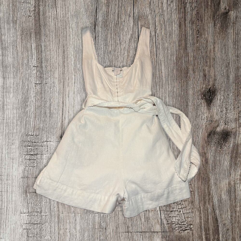 House of Harlow cream linen romper. Size medium